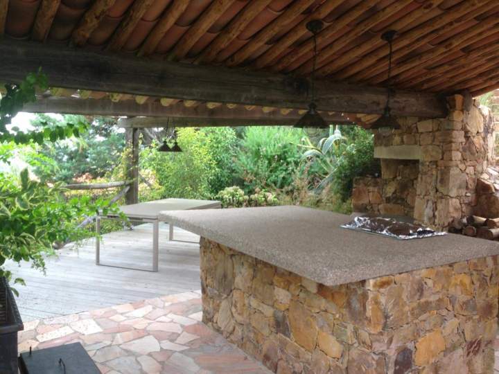 Création d’abri piscine type poolhouse