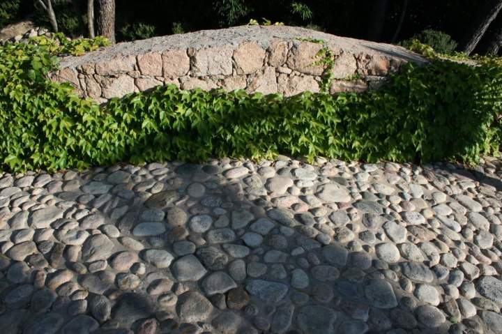 Dallage sur mesure pour jardin Corse 