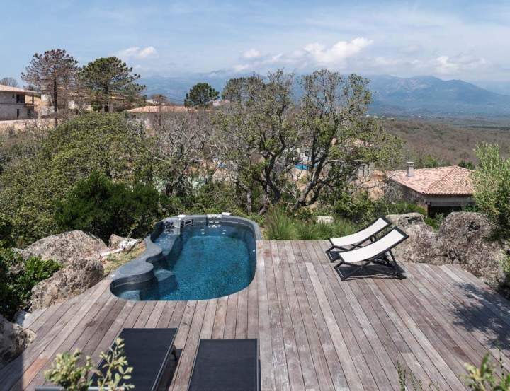 Installation de piscine Corse