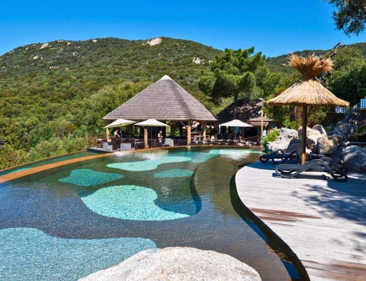 Piscine à débordement Corse