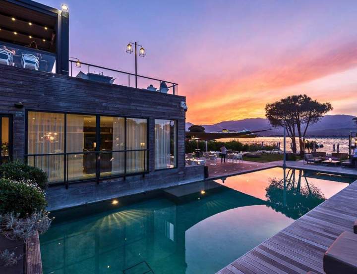 Piscine extérieure Corse