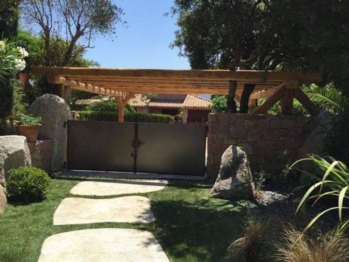 Portail sur mesure en aluminium