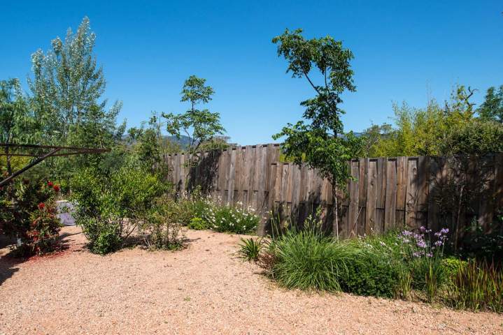 Pose de clôture pour jardin et propriété