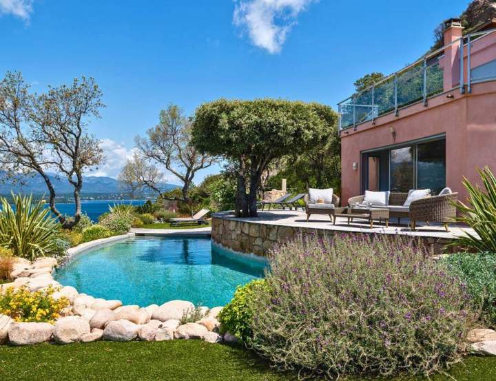 Réalisation de piscine sur mesure Corse