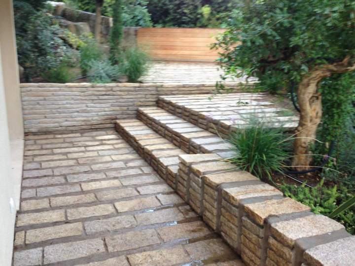Stabilisation de terrain par enrochement
